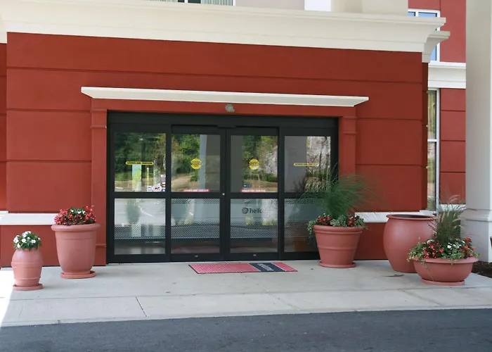 Hotel with Tennis: Hampton Inn & Suites Poughkeepsie